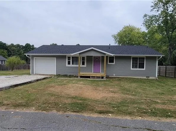 418 W Shadow Dr, Fayetteville, AR 72701