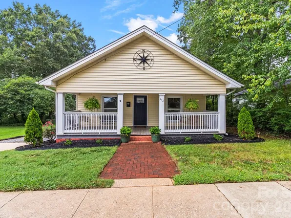 412 N 1st Ave, Maiden, NC 28650