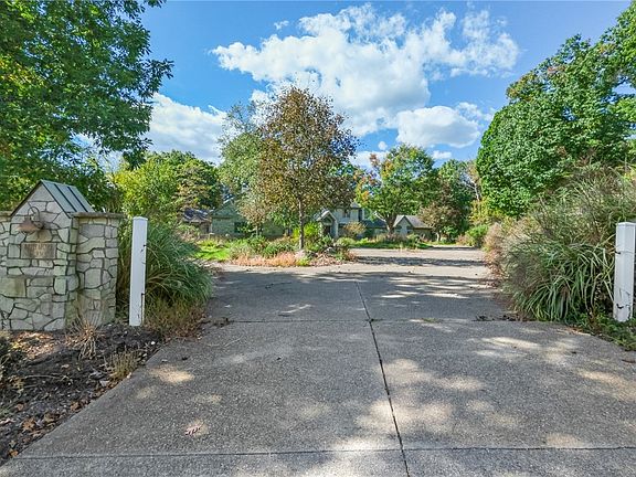 2nd image of 310 Mingo Rd