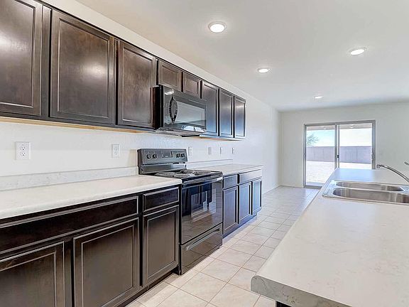 5th image of 13032 E Desert Lily Ln