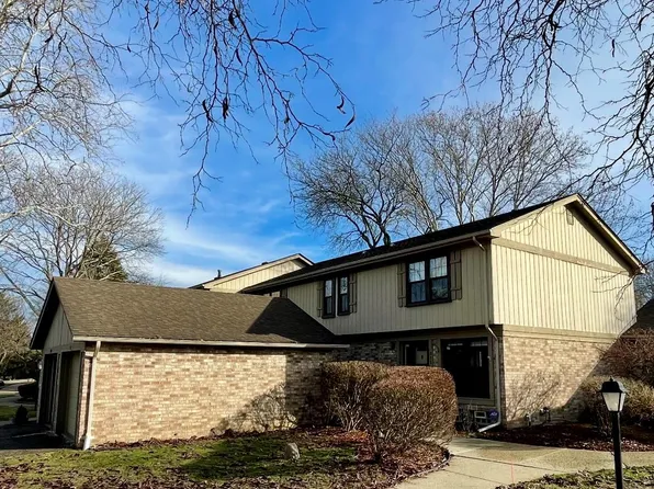 955 Sherwood Forest Dr #52, Rochester, MI 48307