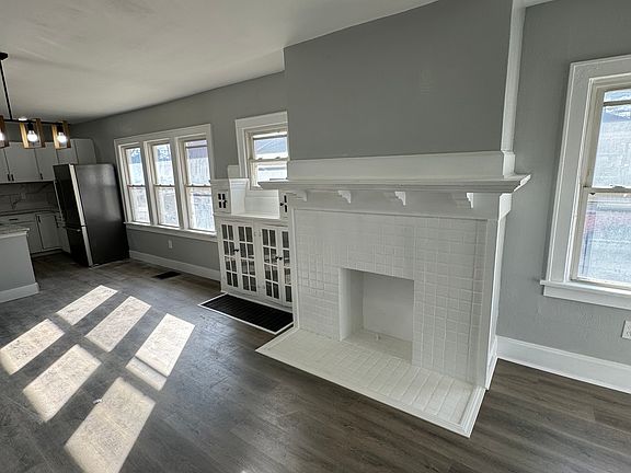 3rd image of 984 1/2 Oakwood Ave