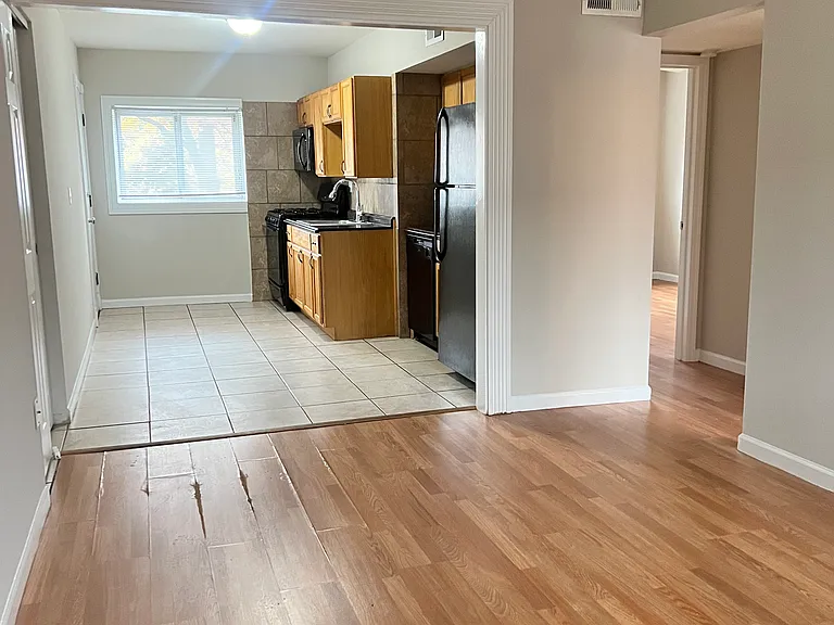 Clydesdale Apartments — Photo 22