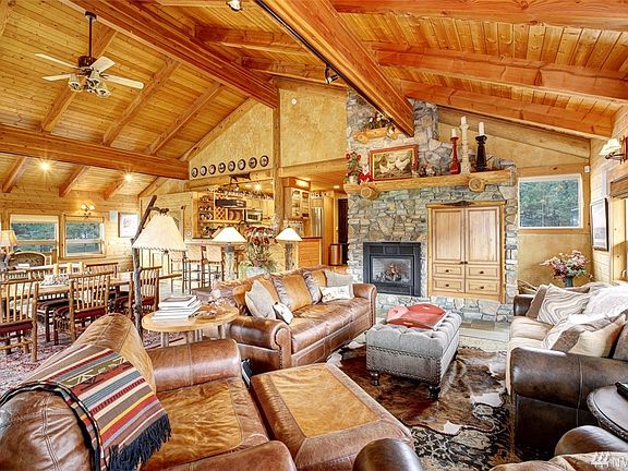 Luxurious main floor living at this special place!