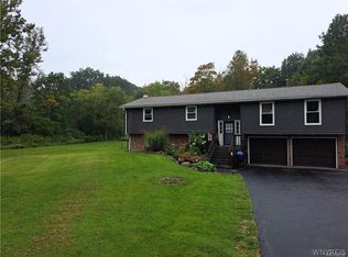 170 Creek Rd, East Aurora, NY 14052