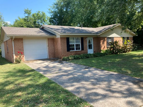 405 E South St, Tahlequah, OK 74464 – 3-bedroom rental in Tahlequah