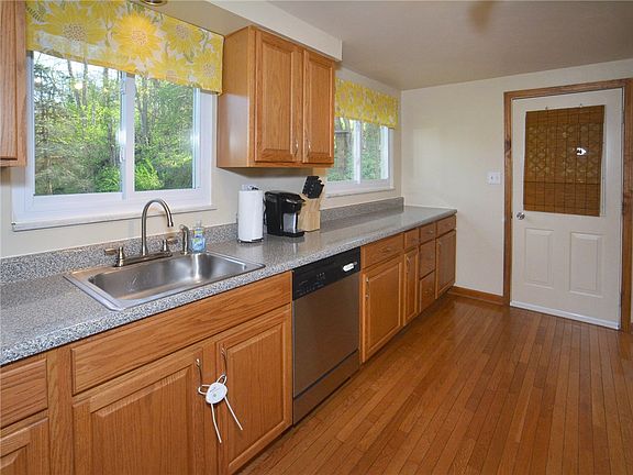 3rd image of 58 Pine Valley Dr