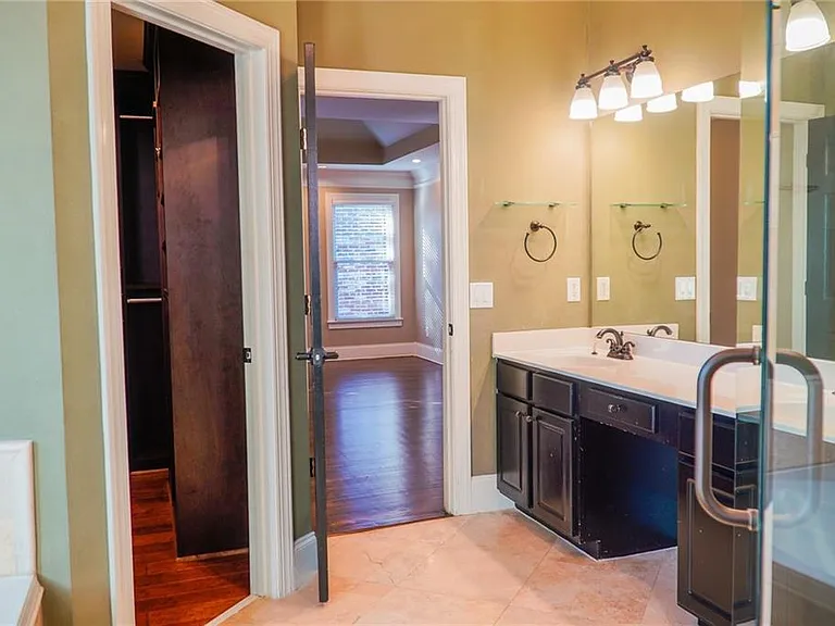 1127 Ashton Bluff Dr — Photo 23