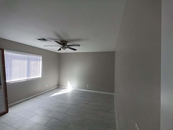 4th image of 3114 S 100th Dr