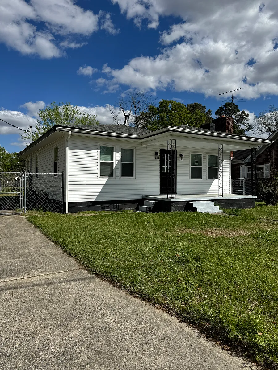 Building Photo - 308 Bright St