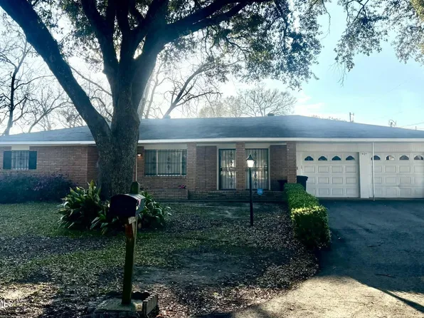 1401 Claiborne St, Mamou, LA 70554