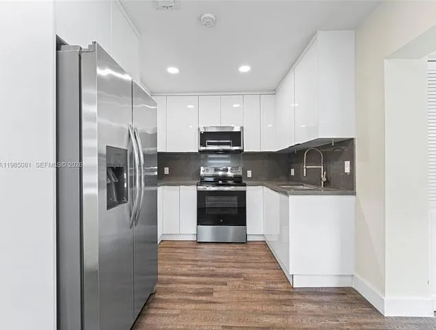 3031 SW 64th Ave — Photo 18