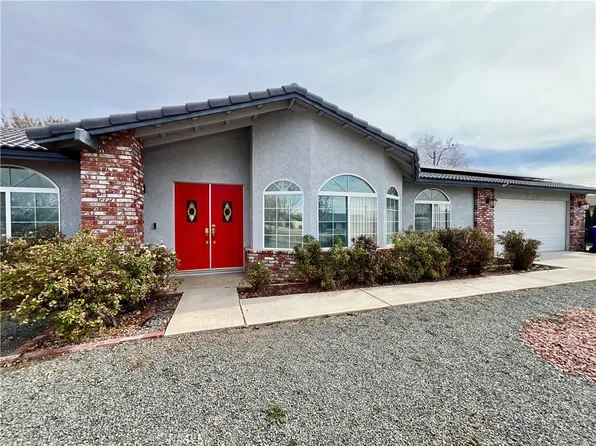 14355 Bochee Rd, Apple Valley, CA 92307