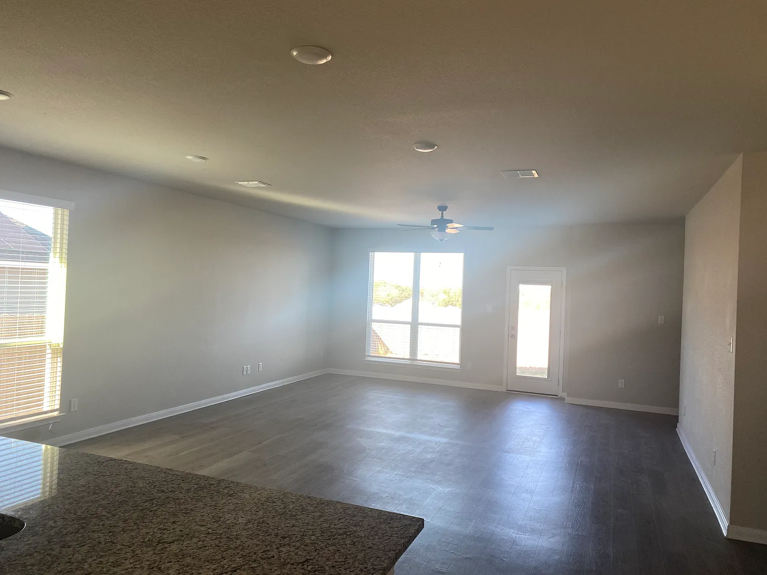 2060 Dade Loop — Photo 3