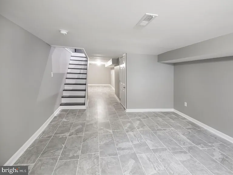 2220 Ellsworth St — Photo 22