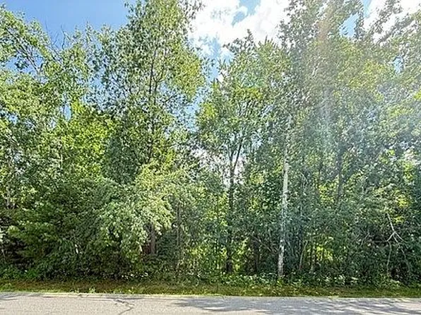 597 Hawthorne Ln, Traverse City, MI 49686
