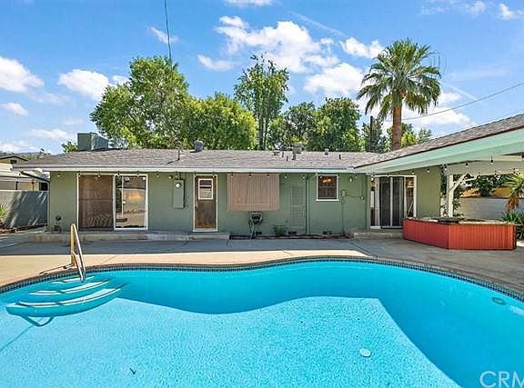 2nd image of 3774 Maywood Ct