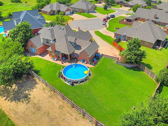 3rd image of 2006 Oak Cir