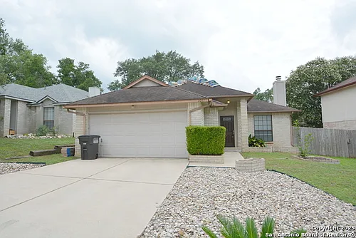 1011 Hedgestone Dr Photo 1