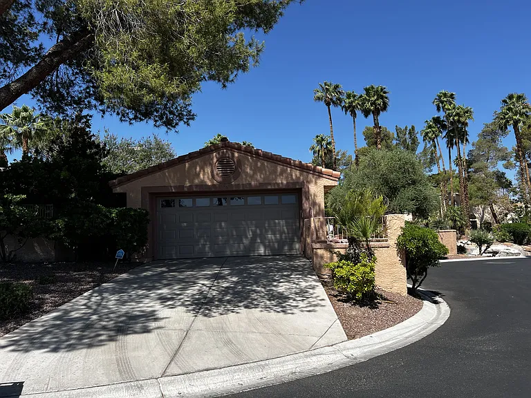 3396 Brookfield Dr — Photo 1