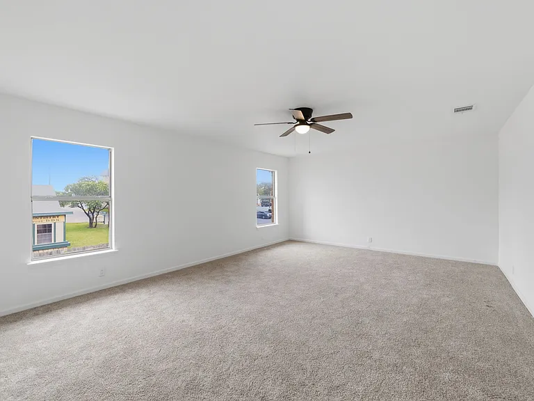 9202 Amber Rdg — Photo 15