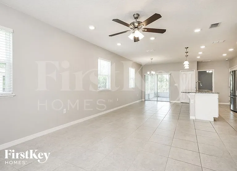 2212 Red Rock Ct — Photo 3
