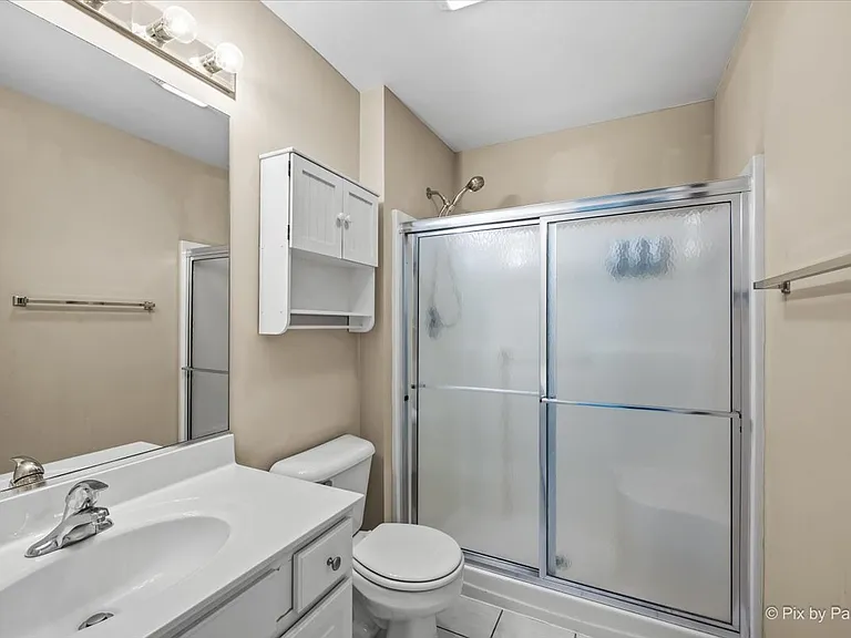 1058 E Danbury Dr — Photo 24