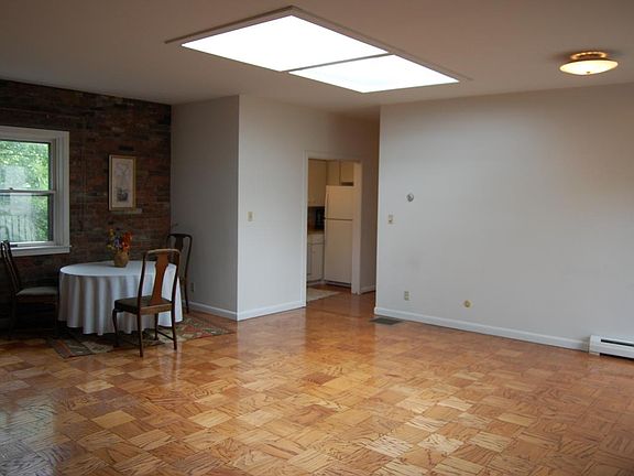3rd image of 61 Oakland Pl #A