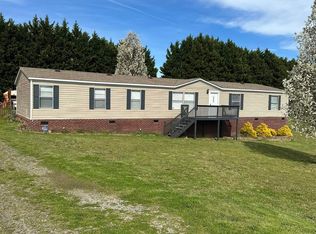 909 Dempsey Ct, Inman, SC 29349