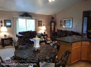 11103 Thornberry Dr, Freeland, MI 48623