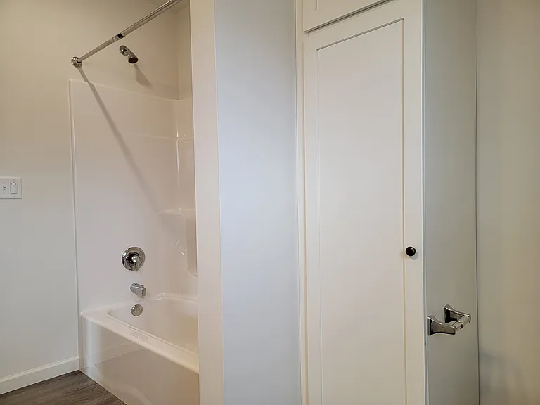 4601 Commerce St #301 — Photo 13