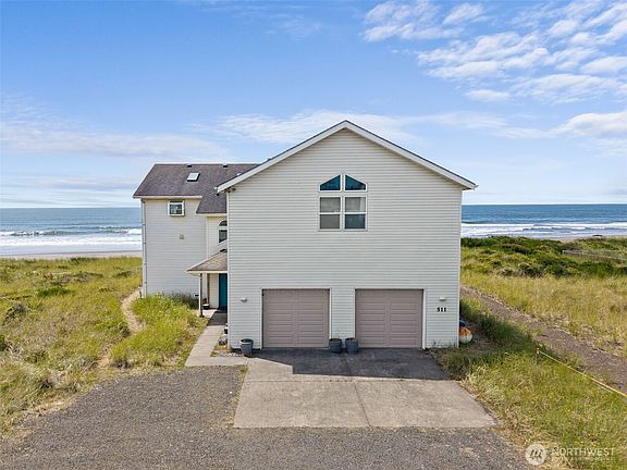2nd image of 511 Dune Crest Drive