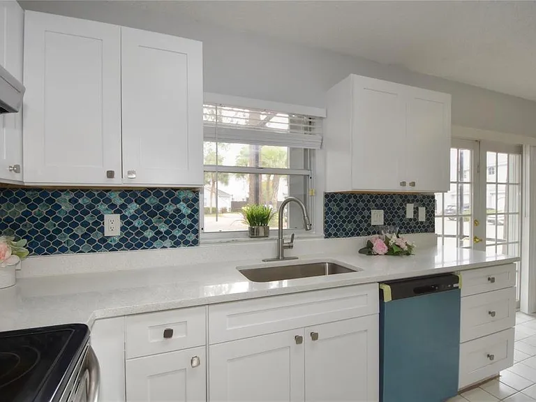 4801 Grapevine Way — Photo 2
