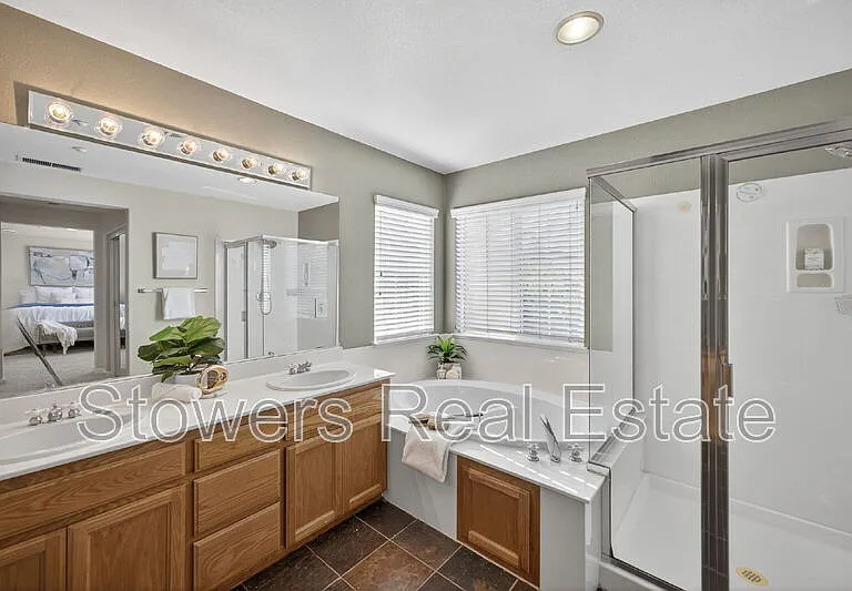 729 Copperfield Ct — Photo 21