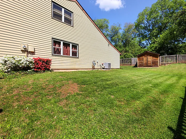 20 Running Brook Ln — Photo 41
