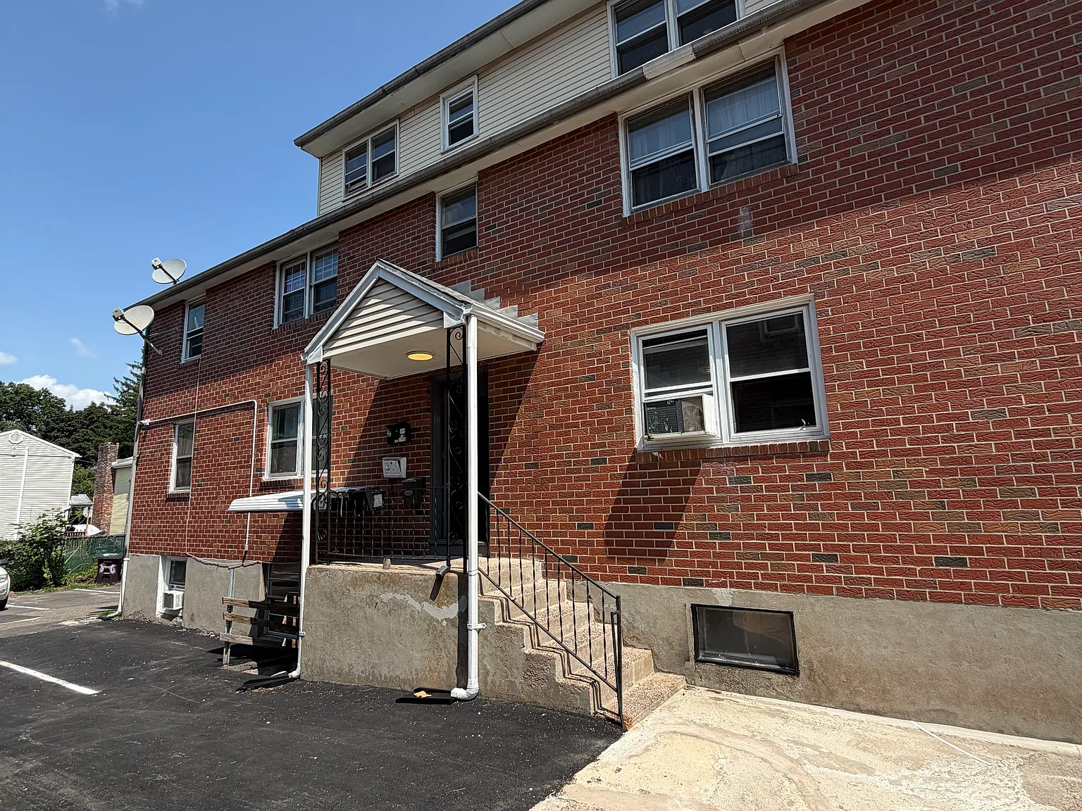 2 bed, $1,395 — Photo 1