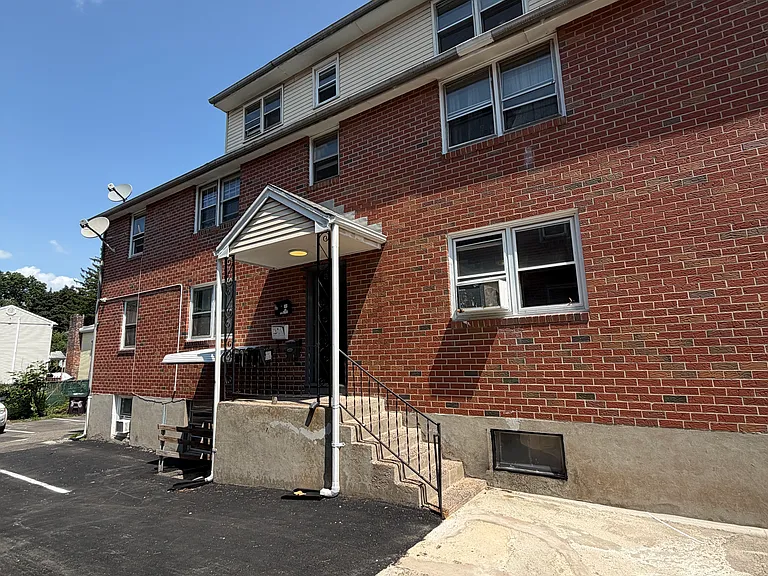 86 Upton St #3 — Photo 9