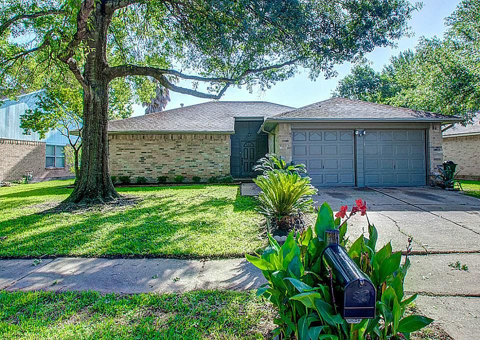 1st image of 3811 Luton Park Dr