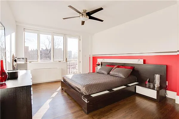 Sold by R New York | media 4