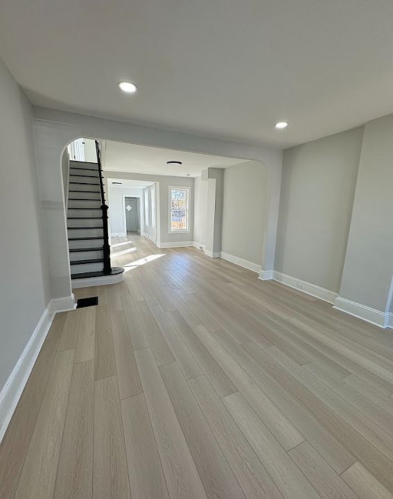 1st image of 921 N Pine St