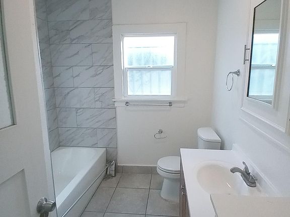 5th image of 506 N Kenmore Ave #1