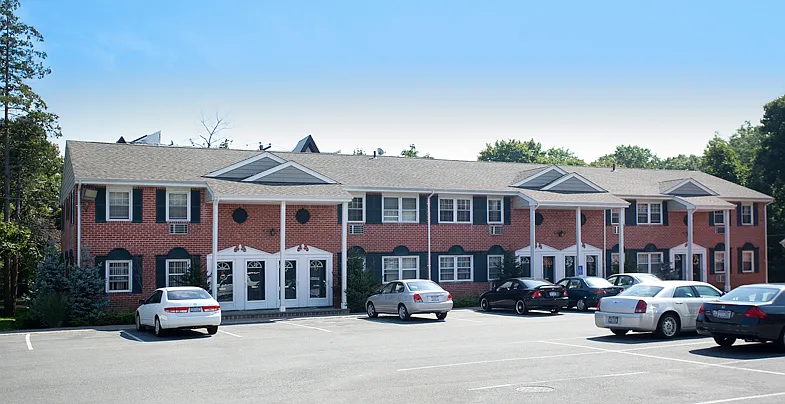 Fairfield Gardens At Bay Shore — Photo 3