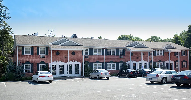 Fairfield Gardens At Bay Shore — Photo 3