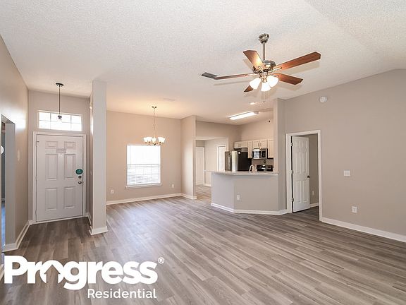 5th image of 505 Magnolia Garden Ct