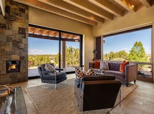 8 Via Altera, Santa Fe, NM 87507