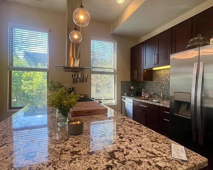 1101 N Winchester Ave #2R — Photo 7