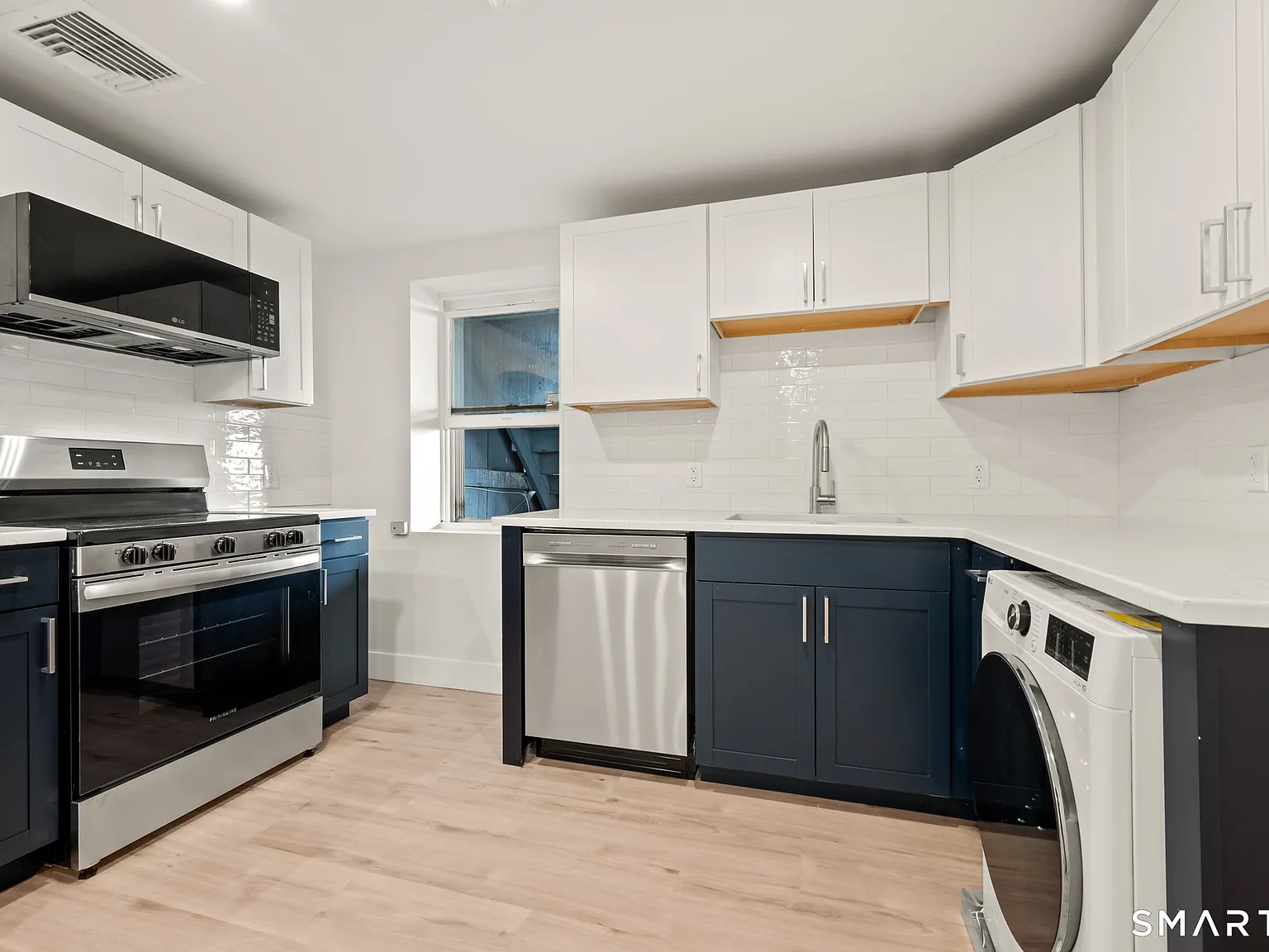 1 bed, 1.0 bath, 650 sqft, $1,550 — Photo 2