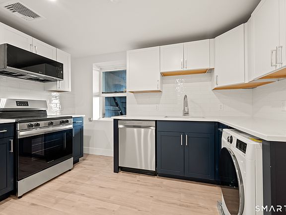 2nd image of 542 Main St #2B