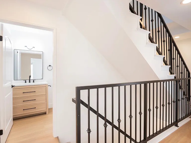 1752 N Kingsley Dr. — Photo 17