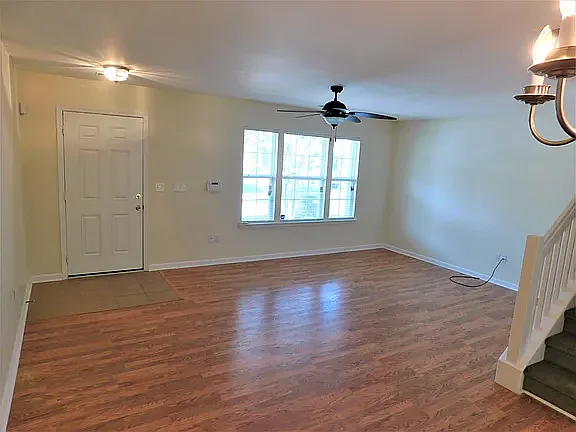 530 Candida Dr — Photo 6